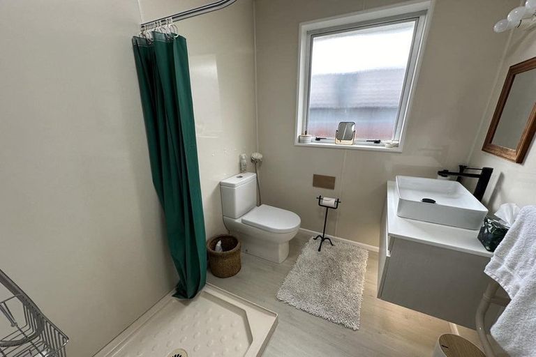 Photo of property in 25b Pehi Kupa Street, Waikanae, 5036