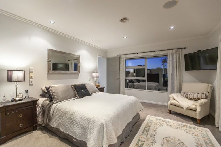 Photo of property in 5 Hana Udy Place, Paraparaumu Beach, Paraparaumu, 5032