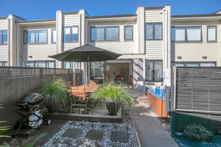 Photo of property in 9 Kanuka Road, Hobsonville, Auckland, 0616