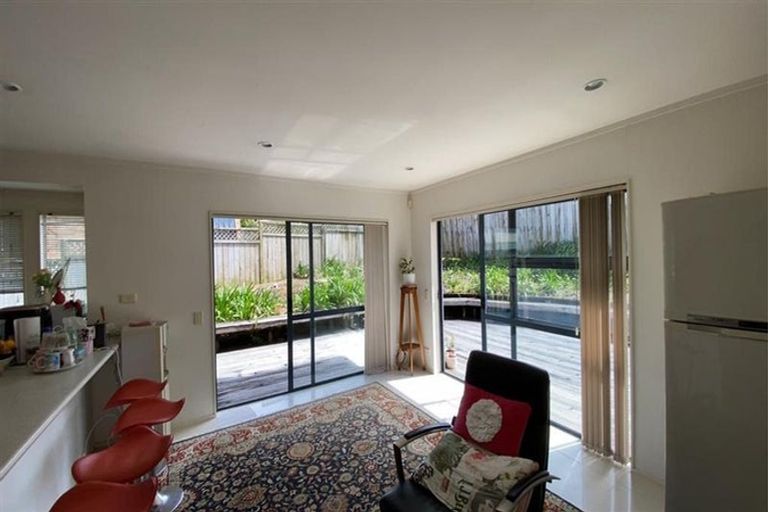 Photo of property in 42 Manutara Avenue, Forrest Hill, Auckland, 0620