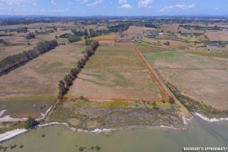 Photo of property in 124 Dell Road, Waiau Pa, Clarks Beach, 2679