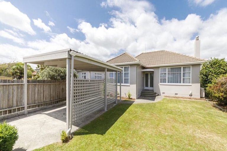 Photo of property in 20 East Street, Terrace End, Palmerston North, 4410