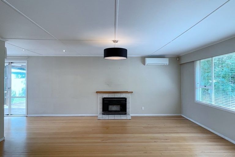 Photo of property in 18 Coniston Avenue, Te Atatu South, Auckland, 0610