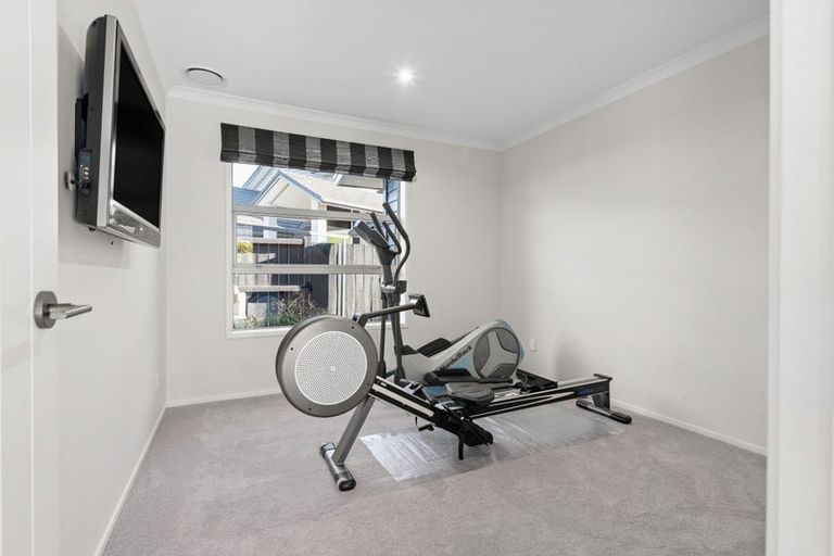 Photo of property in 140 Saint James Drive, Huntington, Hamilton, 3210