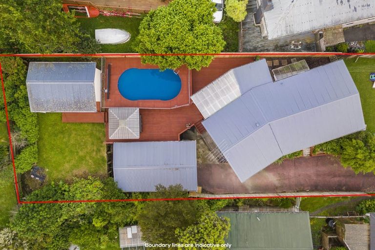 Photo of property in 1/37 Roberts Road, Glenfield, Auckland, 0629