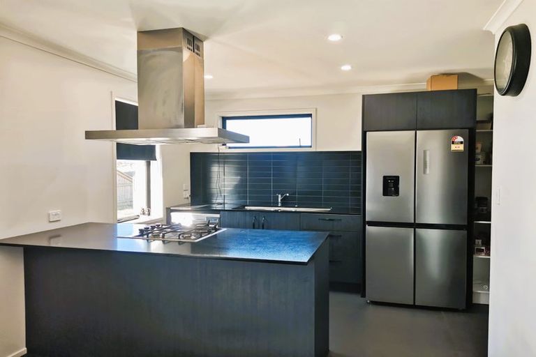 Photo of property in 12 Te Taniwha Road, One Tree Point, 0118