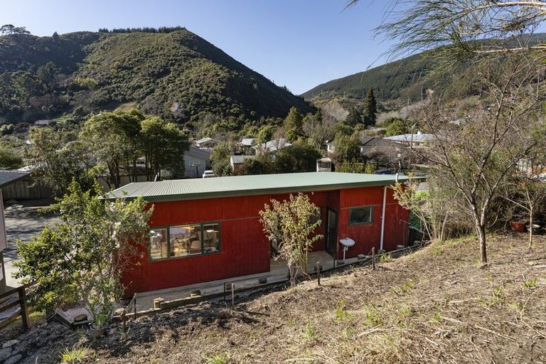 Photo of property in 15 Robinson Road, The Brook, Nelson, 7010