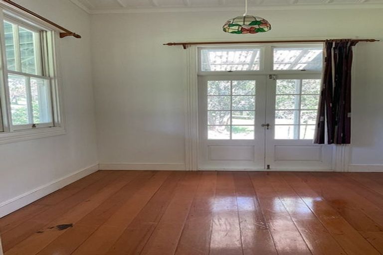 Photo of property in 305 Paparata Road, Bombay, 2675