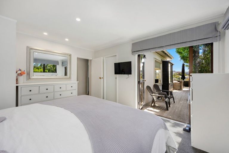 Photo of property in 12 Braemar Road, Rothesay Bay, Auckland, 0630