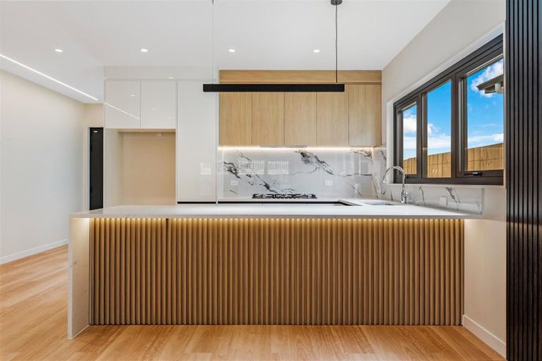 Photo of property in 23 Whakairo Crescent, Gulf Harbour, 0930