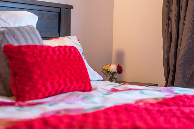 Photo of property in 2 Daffodil Street, Titirangi, Auckland, 0604