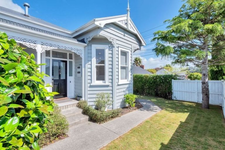 Photo of property in 1/80 Birkenhead Avenue, Birkenhead, Auckland, 0626