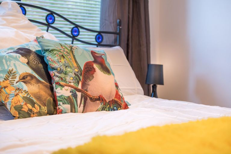 Photo of property in 2 Daffodil Street, Titirangi, Auckland, 0604