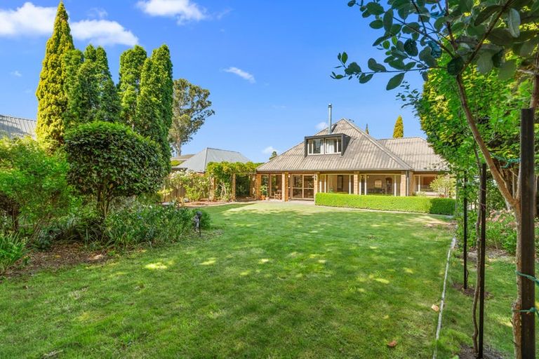 Photo of property in 31 Glenharrow Avenue, Avonhead, Christchurch, 8042