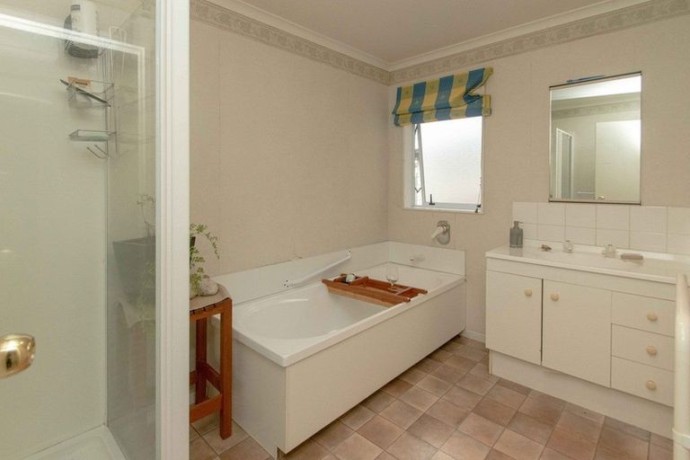 Photo of property in 4a/3 Lee Road, Taradale, Napier, 4112