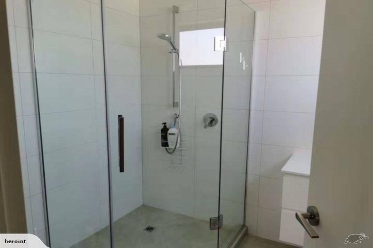 Photo of property in 25 Tihema Lane, Westgate, Auckland, 0614