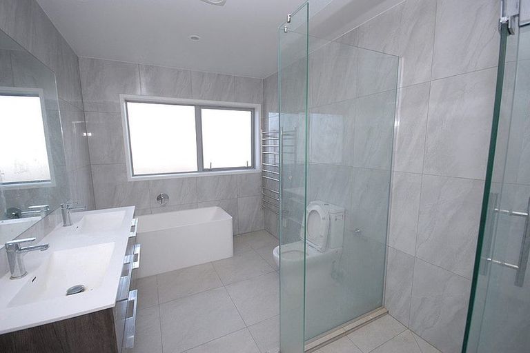 Photo of property in 3 Thelma Crescent, Torbay, Auckland, 0630