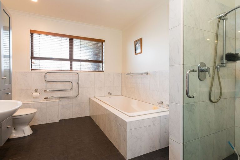 Photo of property in 25 Moyne Avenue, Milson, Palmerston North, 4414