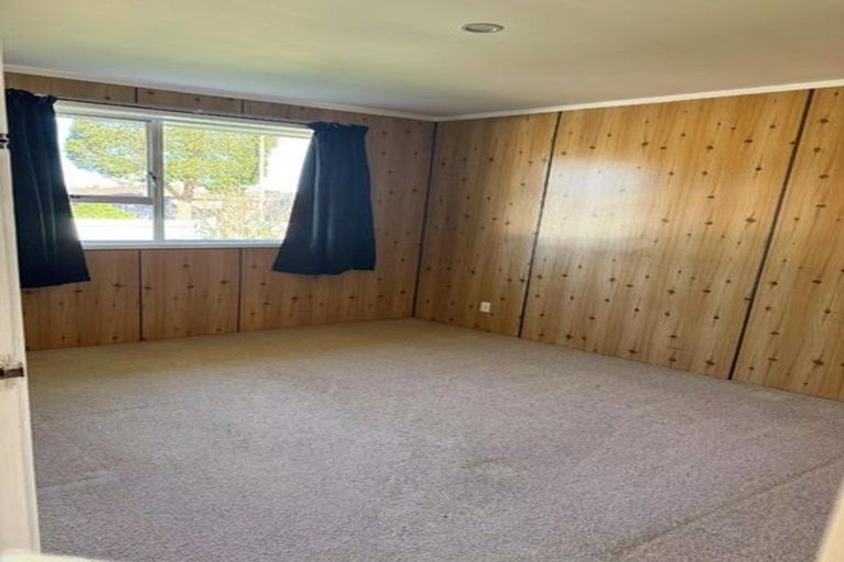 Photo of property in 2 Cranberry Place, Bucklands Beach, Auckland, 2012