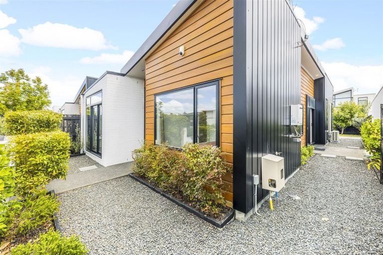 Photo of property in 20 Liberation Road, Papakura, 2110