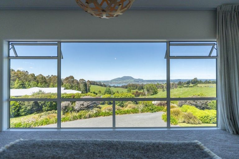 Photo of property in 48 Stewart Glen, Acacia Bay, Taupo, 3385
