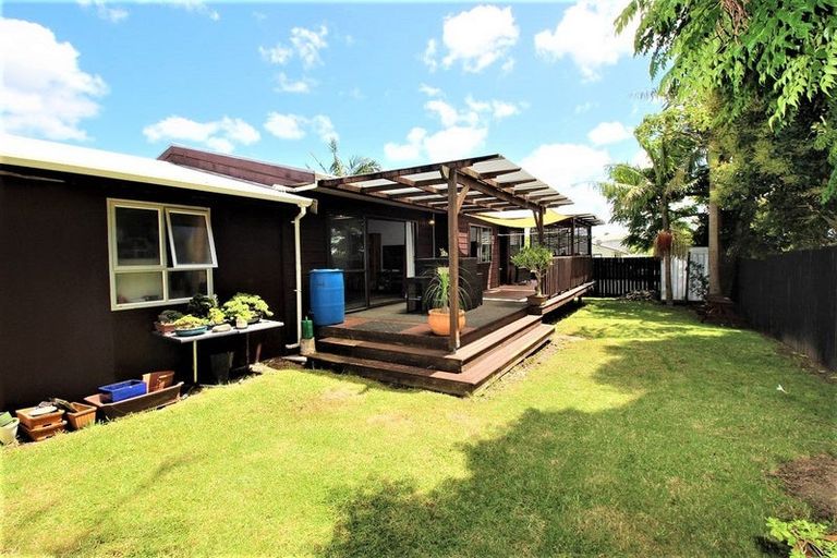 Photo of property in 17 Garelja Road, Henderson, Auckland, 0612