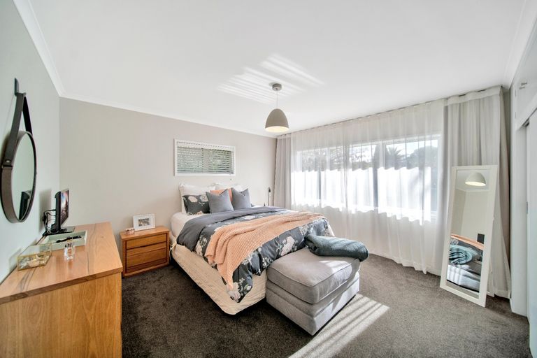 Photo of property in 59 Ray Small Drive, Pahurehure, Papakura, 2113