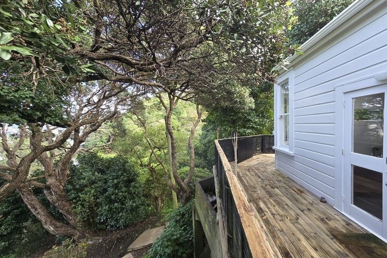 Photo of property in 4 Rangiora Avenue, Kaiwharawhara, Wellington, 6035