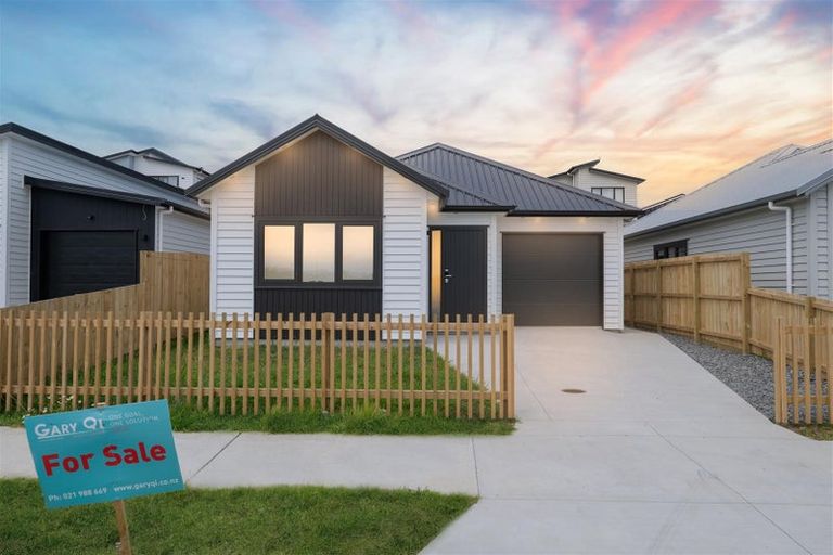 Photo of property in 23 Whakairo Crescent, Gulf Harbour, 0930