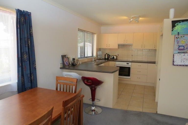 Photo of property in 70 Milson Drive, Papakura, 2110