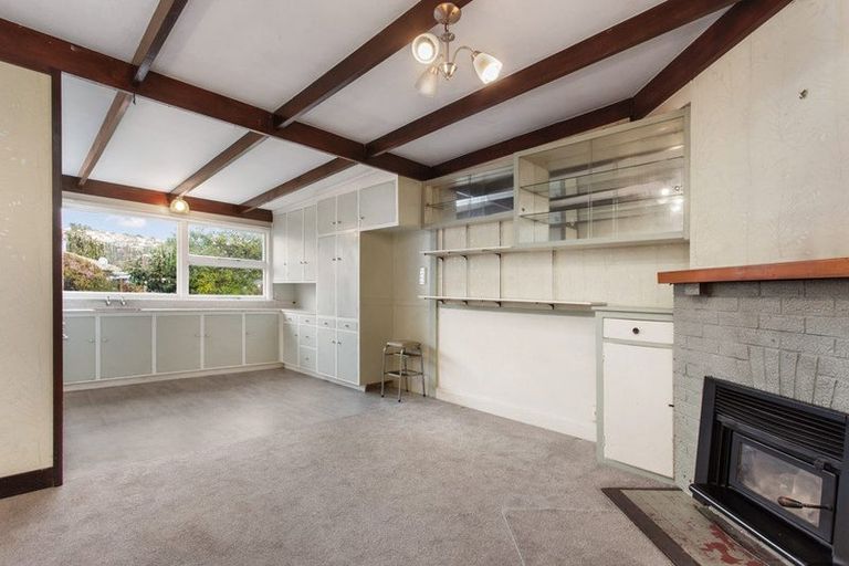 Photo of property in 18 Sandwich Road, Beckenham, Christchurch, 8023