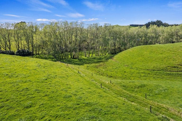 Photo of property in Makara Road, Te Popo, Stratford, 4394