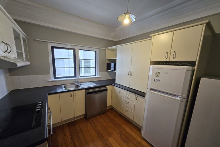 Photo of property in Westhaven Apartments, 10/127u Molesworth Street, Thorndon, Wellington, 6011