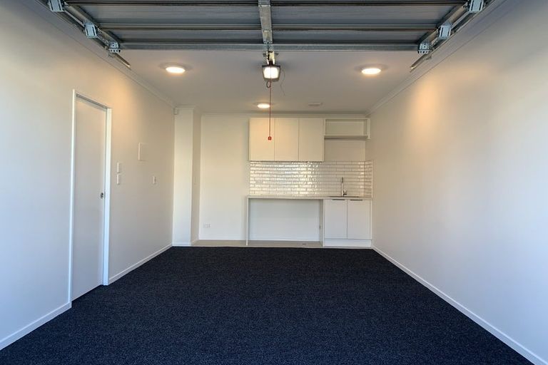 Photo of property in 18 Hema Road, Hobsonville, 0616