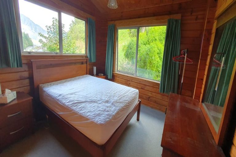Photo of property in 24 Greenstone Place, Fernhill, Queenstown, 9300