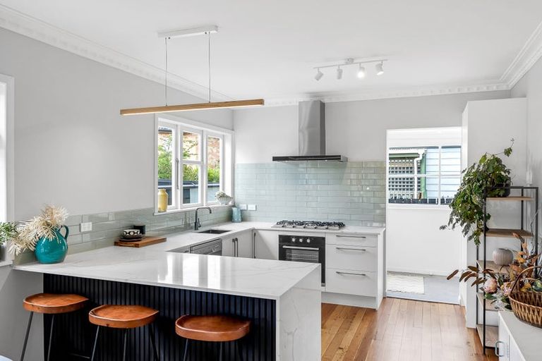 Photo of property in 36 Rimu Street, New Lynn, Auckland, 0600