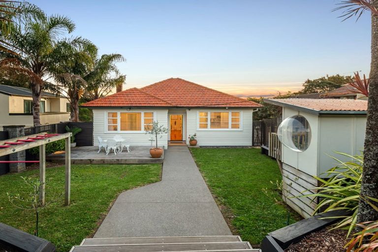 Photo of property in 2/22 Roseberry Avenue, Birkenhead, Auckland, 0626