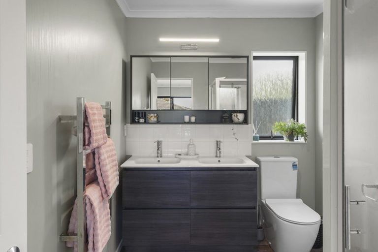 Photo of property in 28 Madison Street, Cambridge, 3434