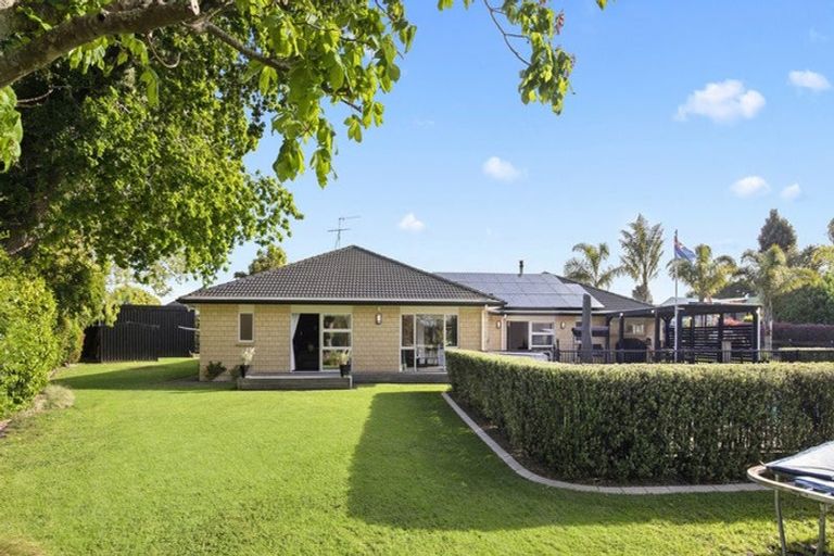 Photo of property in 24 Glencairn Place, Buckland, Pukekohe, 2677