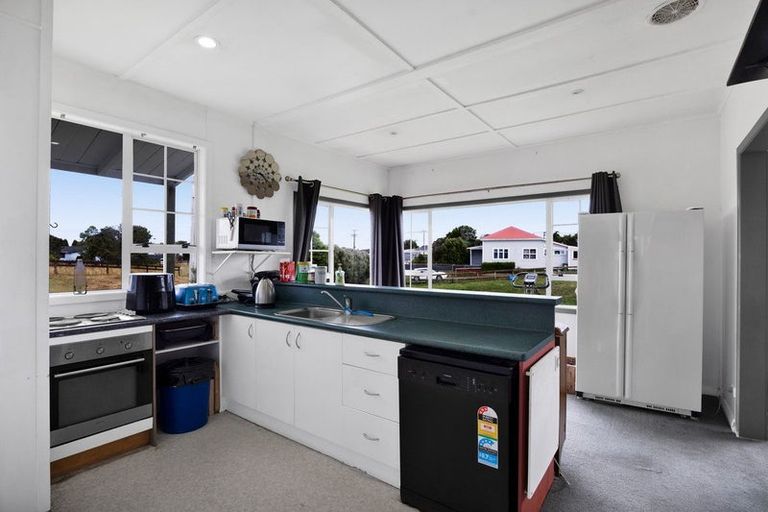 Photo of property in 8-10 Egmont Street, Normanby, Hawera, 4614