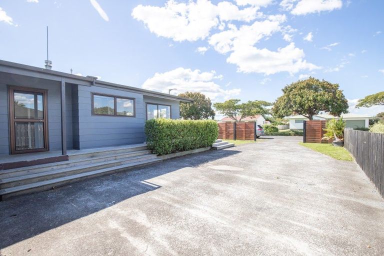 Photo of property in 28 Darlington Street, Ngatea, 3503