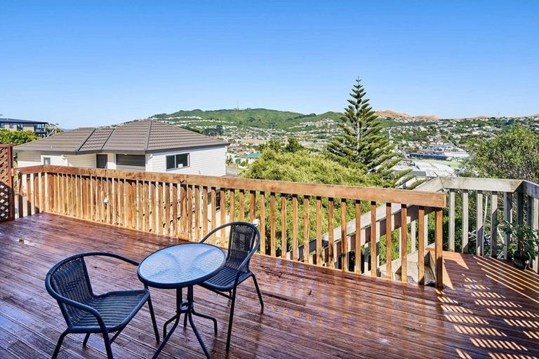 Photo of property in 28 Chesterton Street, Johnsonville, Wellington, 6037