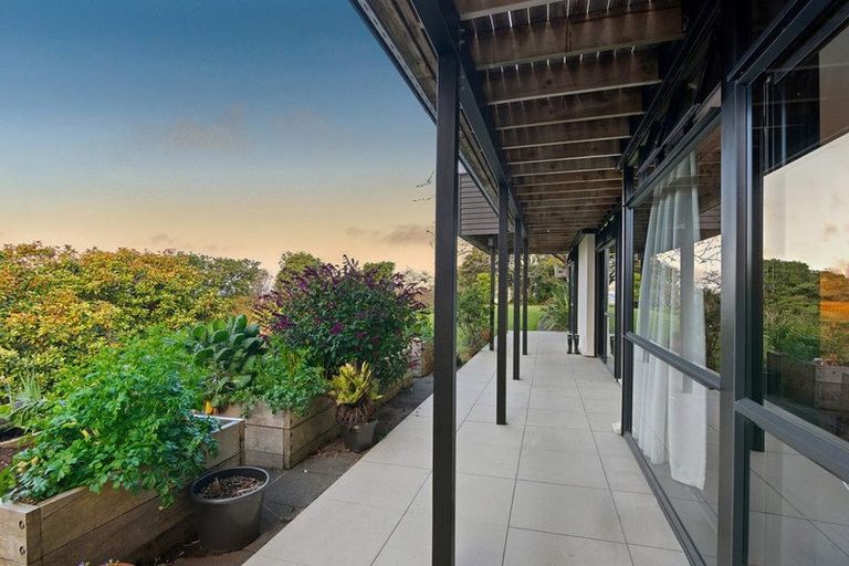 Photo of property in 181 Vaughans Road, Okura, Auckland, 0792