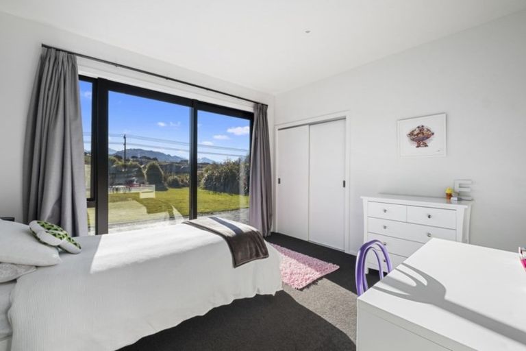 Photo of property in 6 Hidden Hills Drive, Wanaka, 9305