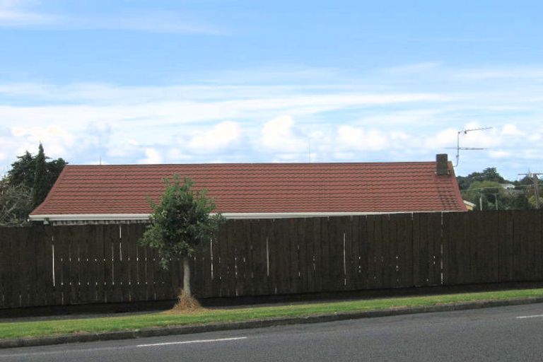 Photo of property in 170 Titirangi Road, New Lynn, Auckland, 0600