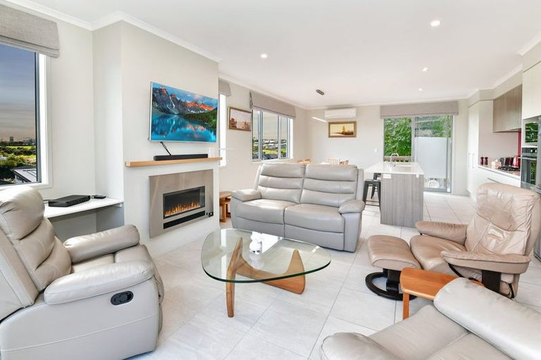 Photo of property in 14 Kiwa Crescent, Gulf Harbour, Whangaparaoa, 0930