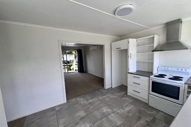 Photo of property in 39 Alice Avenue, Orewa, 0931