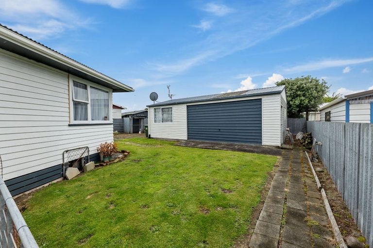 Photo of property in 3 Iredale Road, Hawera, 4610