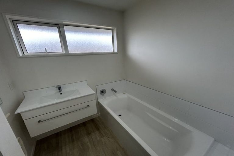 Photo of property in 7 Saint Adela Place, Woolston, Christchurch, 8062