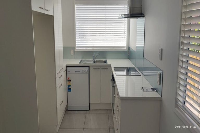 Photo of property in 1/1 Tomintoul Place, Highland Park, Auckland, 2010